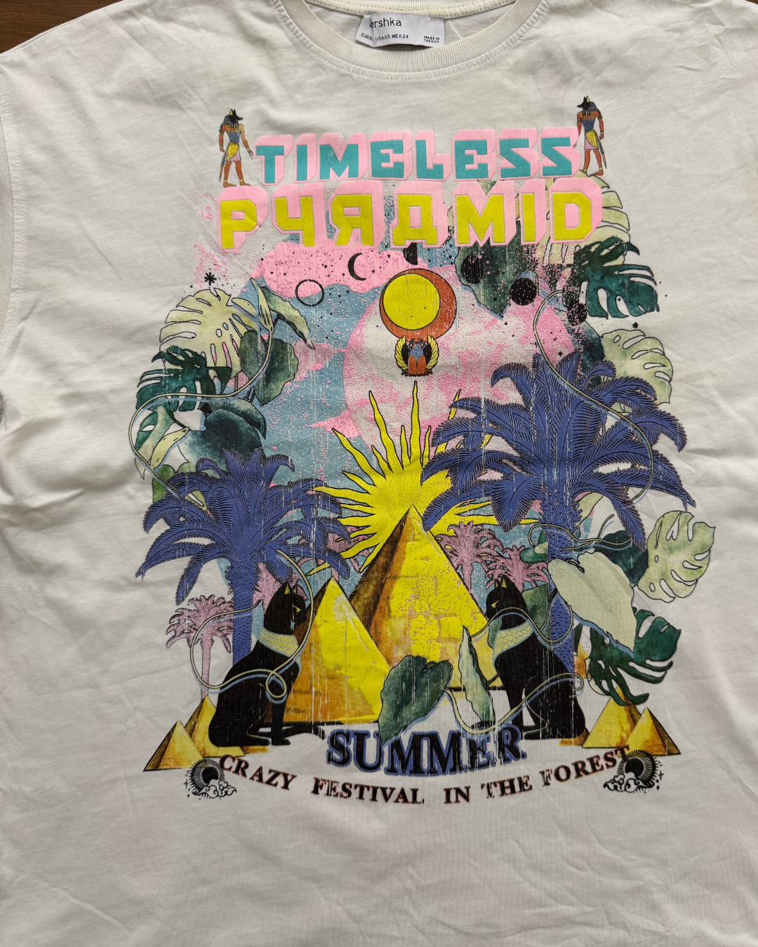 Bershka Timeless Pyramid Graphic Tee - M