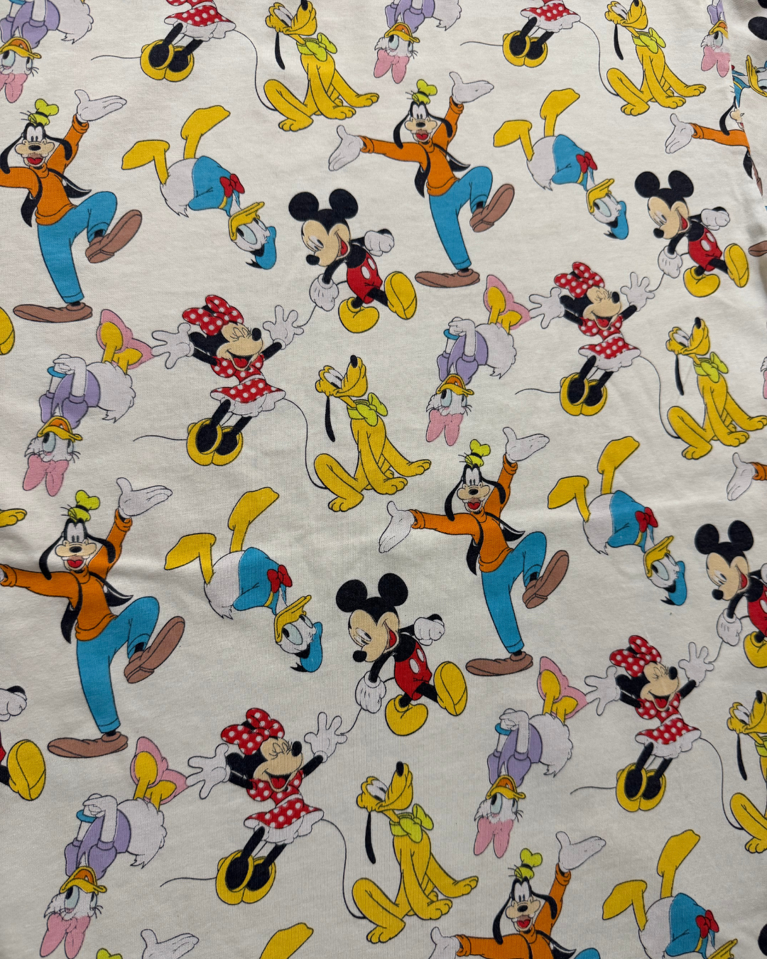 Disney MICKEY MOUSE Characters Official TShirt - M