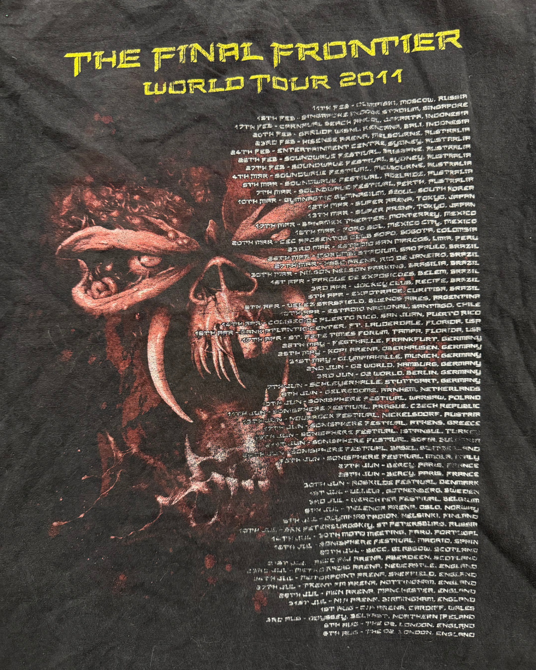 2011 IRON MAIDEN Concert T-Shirt Final Frontier Y2K Faded - M